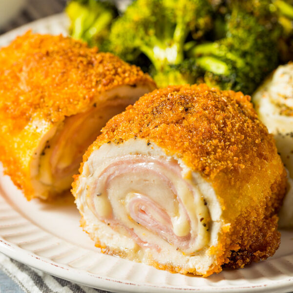 Suprême de volaille jaune façon "Cordon Bleu" - Plat signature Chef Gasnier
